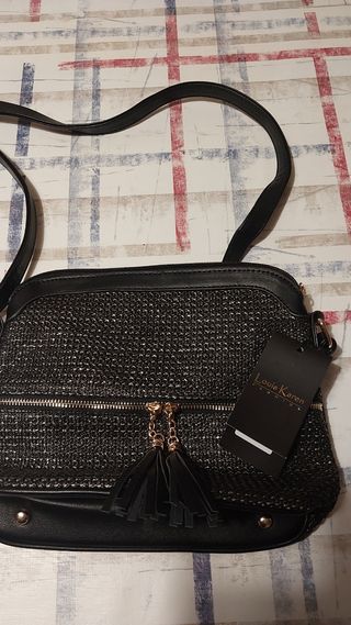 Bonito bolso negro sin estrenar 