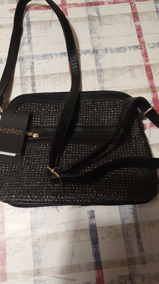 Bonito bolso negro sin estrenar 