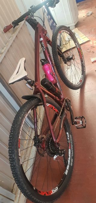 BICICLETA DE CARBONO MERINA