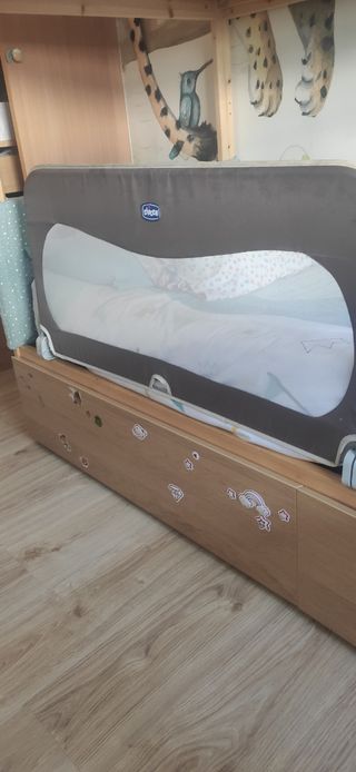 Barrera cama bebé/niño.