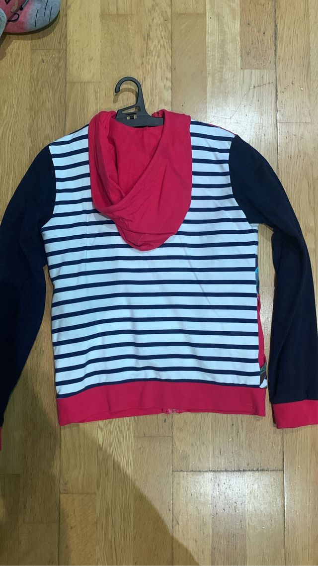 Sudadera Desigual nueva