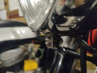 Grapa sujeccion cerquillo faro