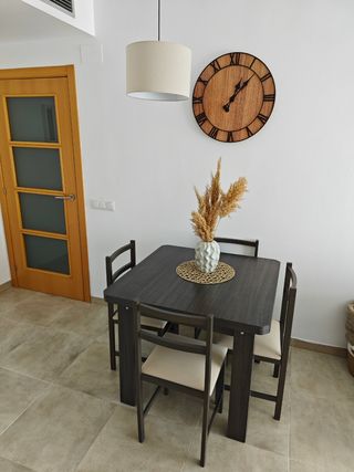 Mesa + 4 sillas