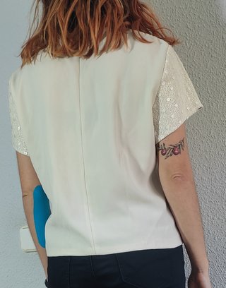 Blusa crema bordada vintage