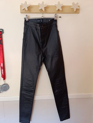 Pantalón encerado de mujer.