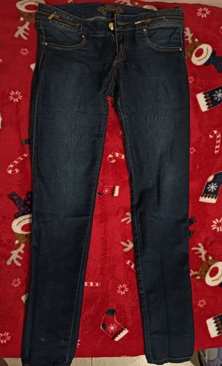 Pantalón vaquero colombiano
