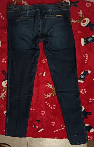 Pantalón vaquero colombiano
