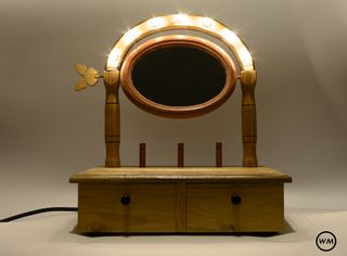 Pettiniera portagioie in legno fatta a mano