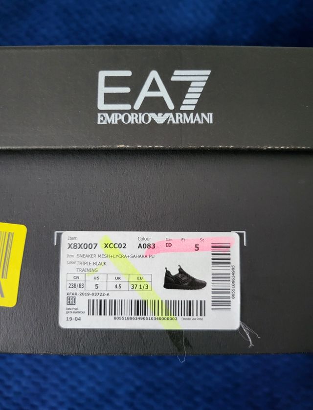 Emporio Armani. Tamanho 37. Nuevas