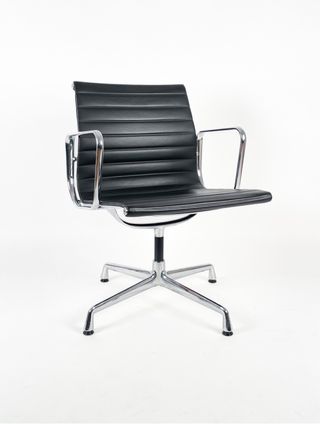 Silla de diseño VITRA EA 107 piel - Eames Original