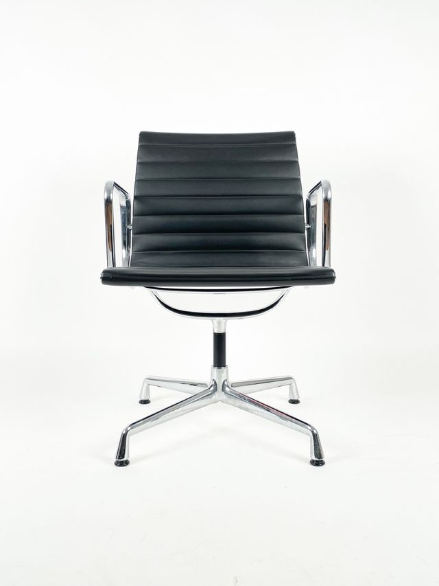 Silla de diseño VITRA EA 107 piel - Eames Original