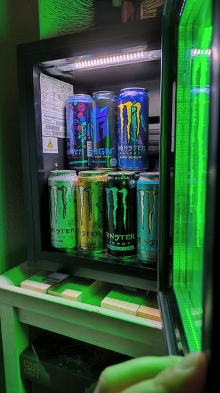 Nevera Monster energy
