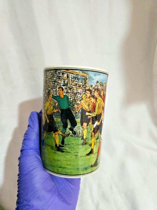 Taza de café Vintage con la  historia del fútbol