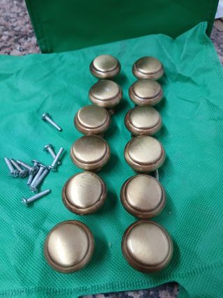 Pomos tirado en bronce 