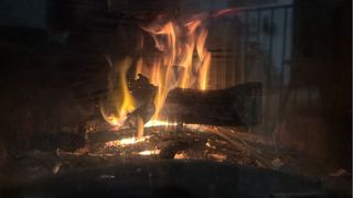 Estufa de leña con motor INVICTA 700