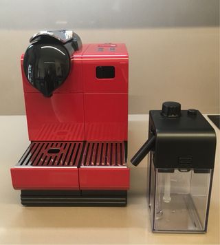 Cafetera de cápsulas DeLonghi Lattissima Plus