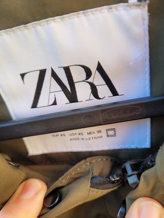 Parka engomada de Zara como nueva