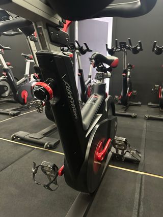 Bicicleta ciclo indoor TOMAHAWK Life fitness IC4