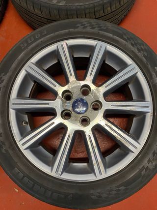 Juego llantas ford 17”  5 tornillos 