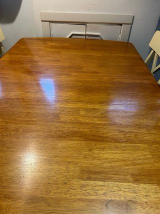 Mesa de comedor y 4 sillas