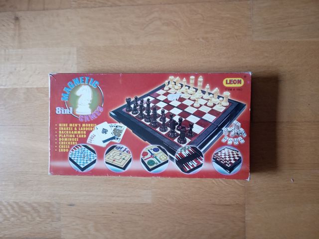 Juego ajedrez y 7 en 1