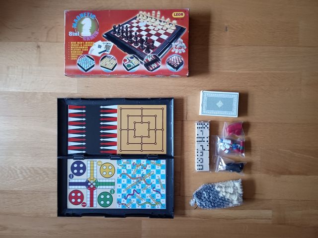 Juego ajedrez y 7 en 1