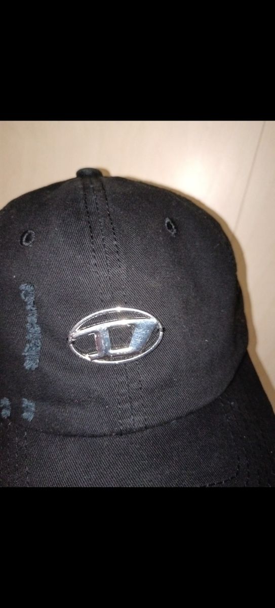 Cappello diesel nero