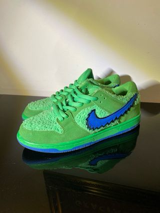 Nike SB Dunk Low Grateful Dead