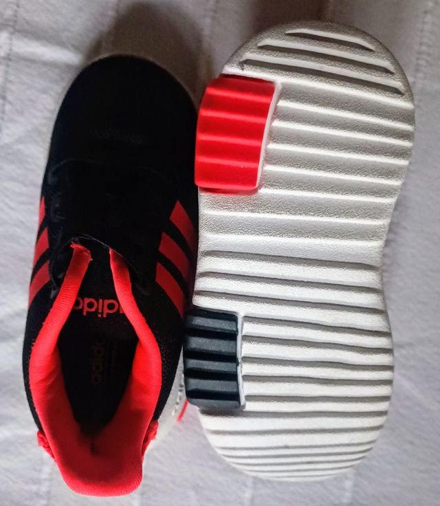 Scarpe Adidas bambino/a misura 20