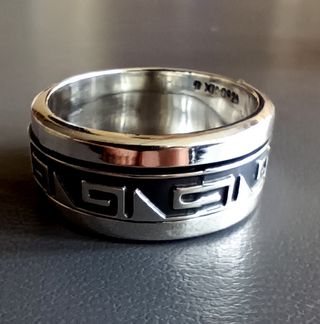 Bonito anillo de plata