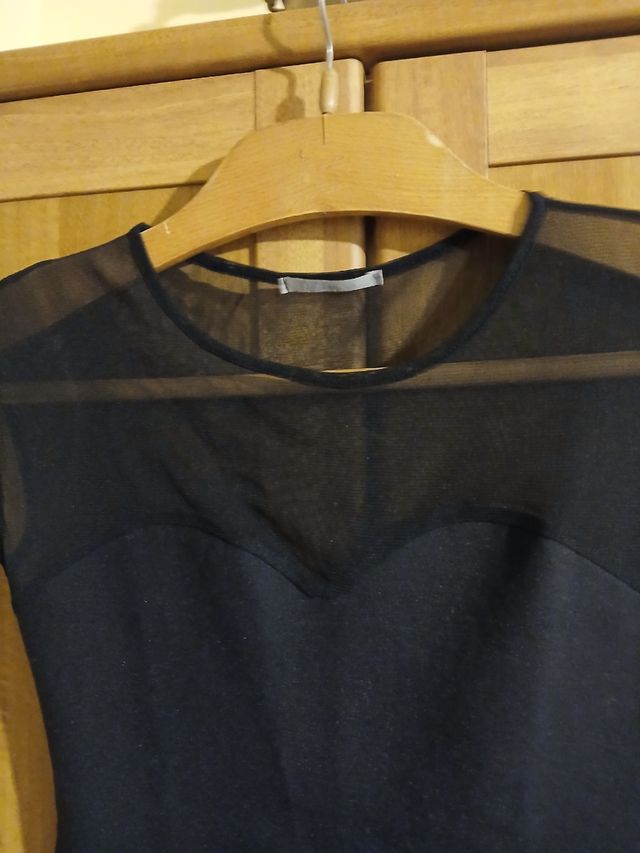 Abito nero, senza maniche