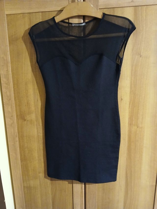 Abito nero, senza maniche