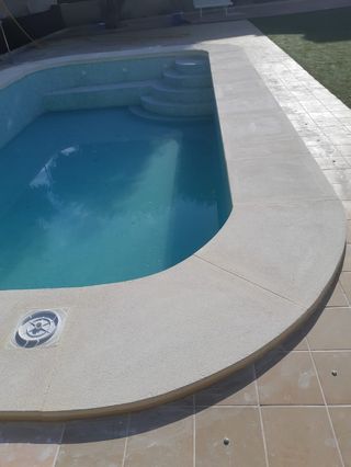 Piedra de coronación de piscina 7x4