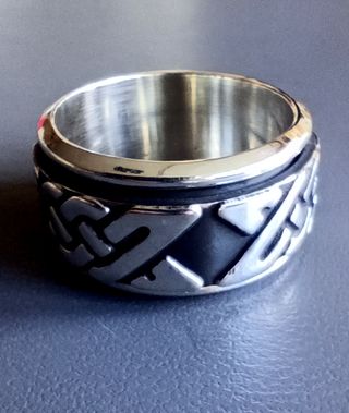 Precioso anillo de plata