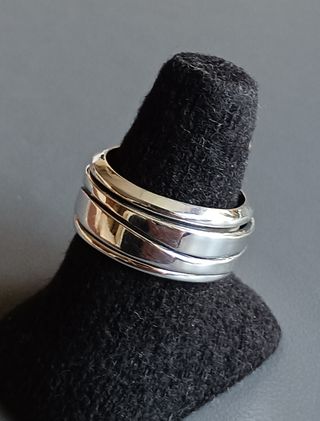 Precioso anillo de plata