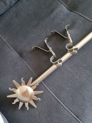 Barra cortina con  1 terminacion y soportes pared.