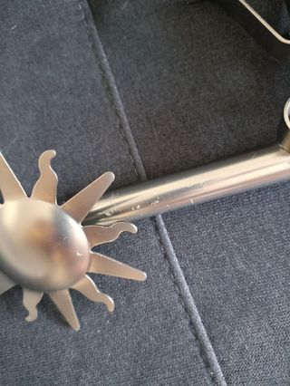 Barra cortina con  1 terminacion y soportes pared.