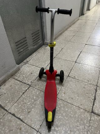 Patinete niño pequeño