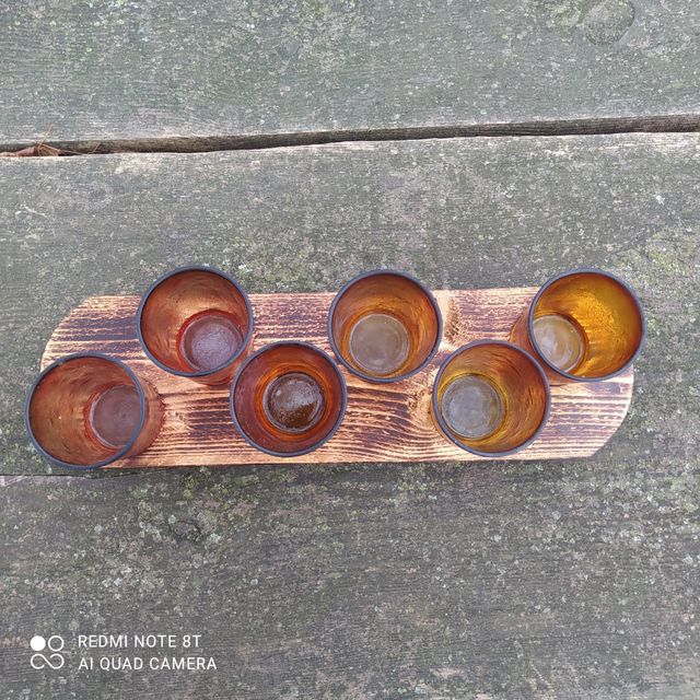 Vassoio rustico porta bicchieri vintage. 