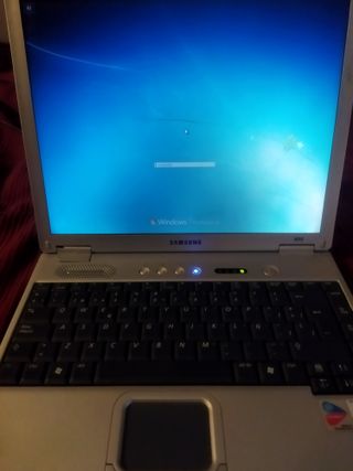 Portátil Samsung X05 2GB 32bits Firewire Vintage