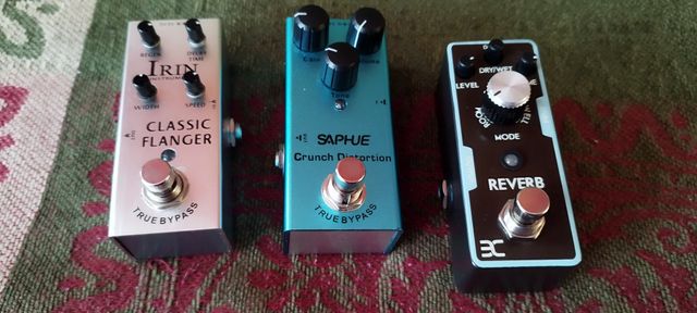 Pedales chinos, pack de tres, nuevos