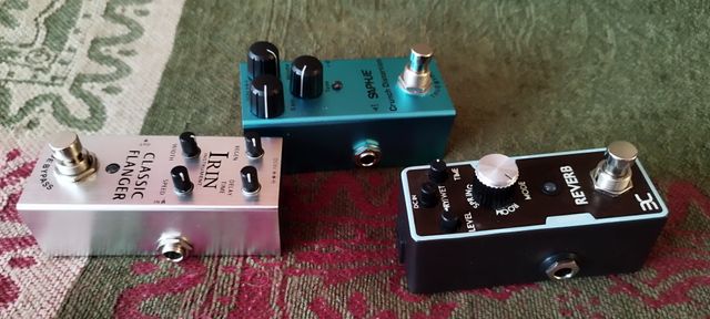 Pedales chinos, pack de tres, nuevos