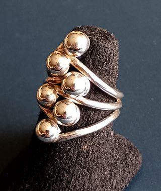 Precioso anillo de plata