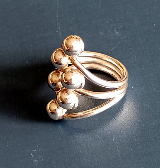 Precioso anillo de plata
