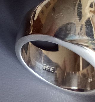 Precioso anillo de plata