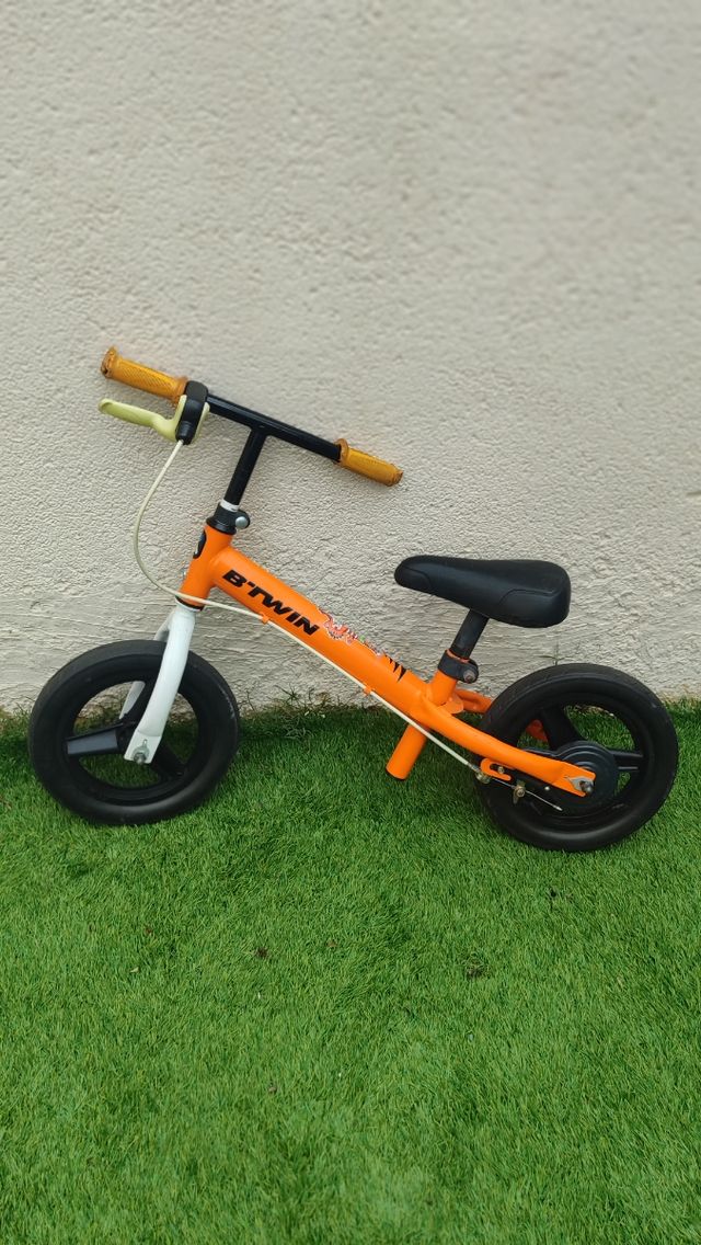 Bicicleta marca Decathlon con freno