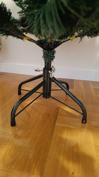 Árbol navidad con piñas alto 120