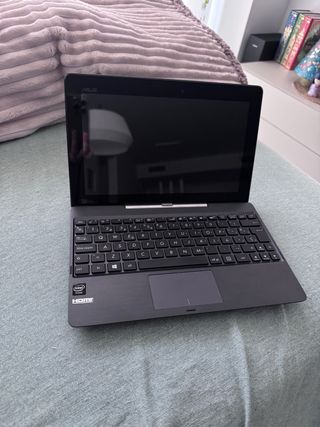 Portátil ASUS convertible en tablet