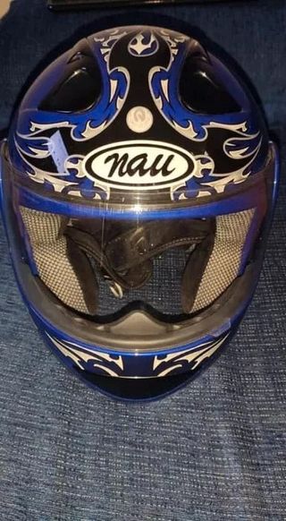 Capacete Nau azul tamanho M usado uma duzia de vez