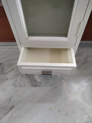 Mueble de madera para baño o cocina